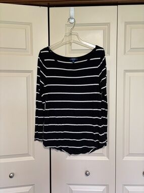 Old Navy Black and White Striped Long Sleeve scoop neck Top